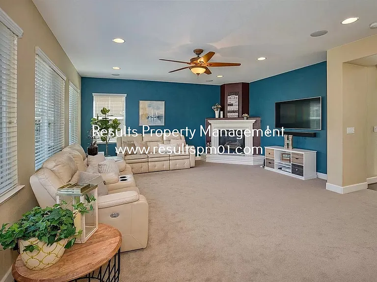 2425 Foxcroft Cir — Photo 16