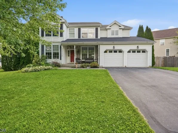44 Haze Way, Lopatcong Twp., NJ 08865