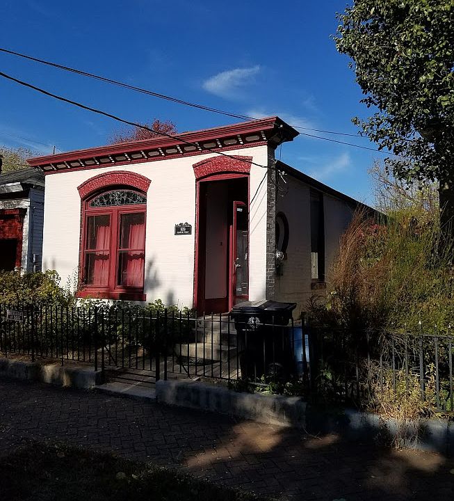 2nd image of 909 Franklin St
