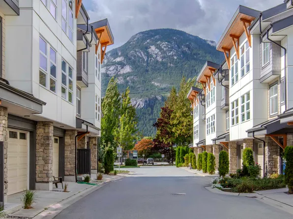 39548 Loggers Ln #4, Squamish, BC V8B 0V7