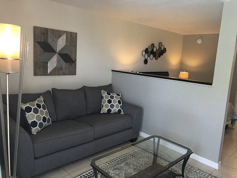 Colonial Drive Apartments — Photo 16