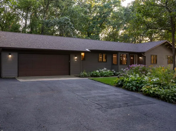907 Kraak Rd, Marshall, WI 53559