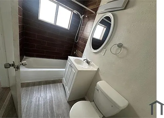 1 bed, 700 sqft, $2,100 — Photo 4