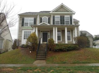 71 Calmes St, Charles Town, WV 25414
