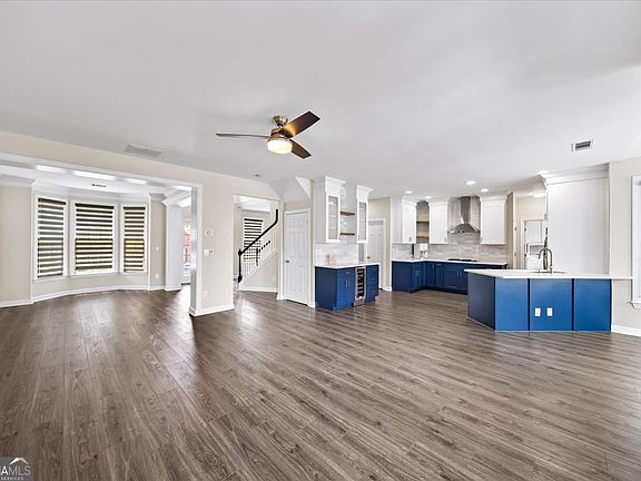 4th image of 1085 Arbor Creek Dr