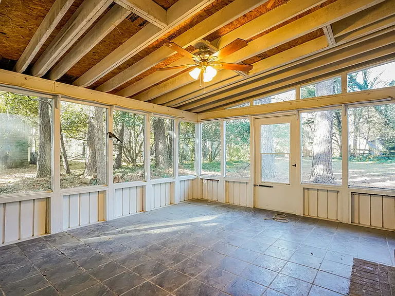 1608 Maybrook Dr — Photo 9