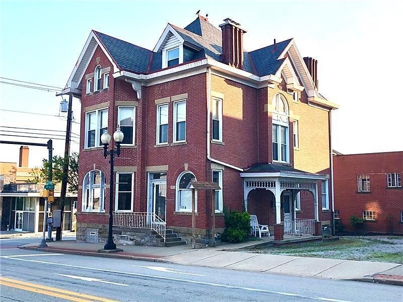 1st image of 320 S Main St