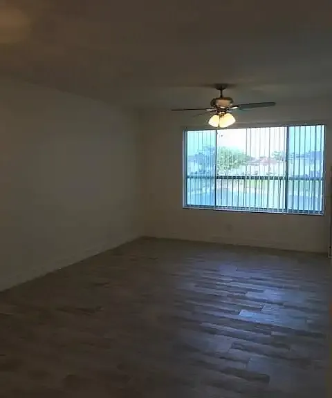 911 Twin Lakes Dr #3-N — Photo 6