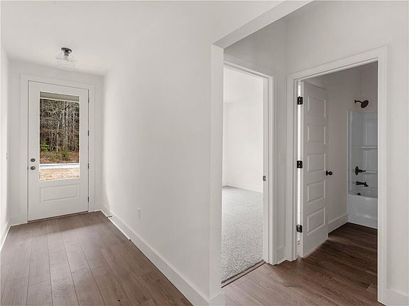 4th image of 200 Loyd Rd