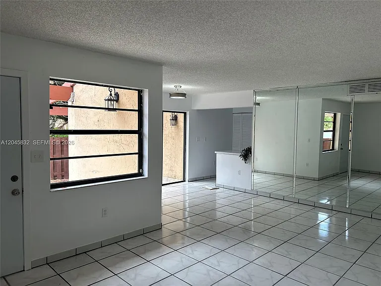 301 W Park Dr #101-11 — Photo 3
