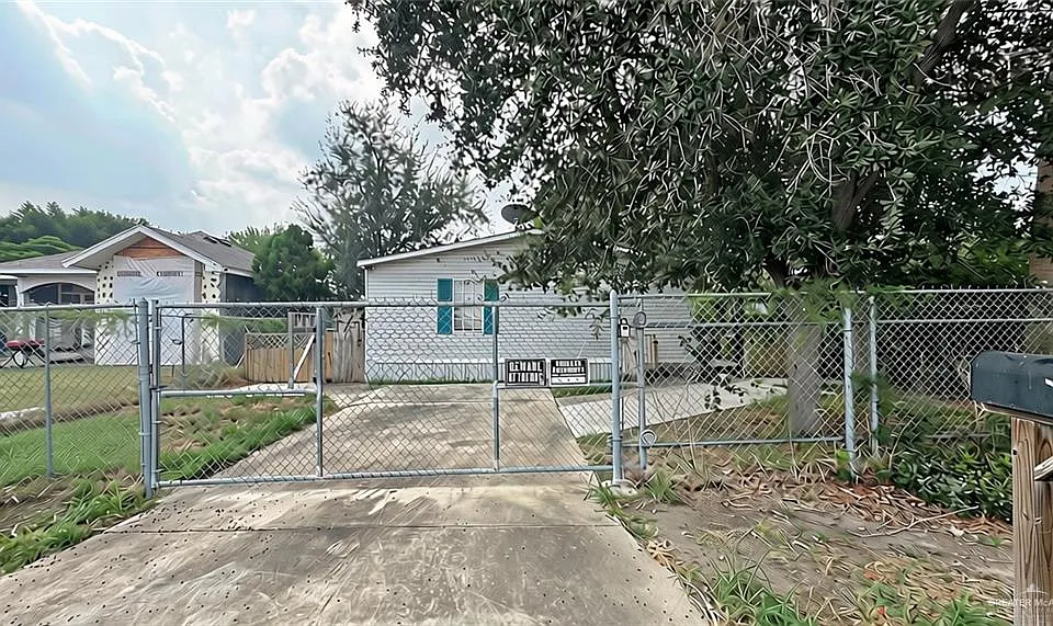 1608 Cypress Dr