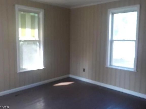 5th image of 114 W Glendale St