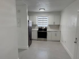 3190 NW 21st Ave, Miami, FL