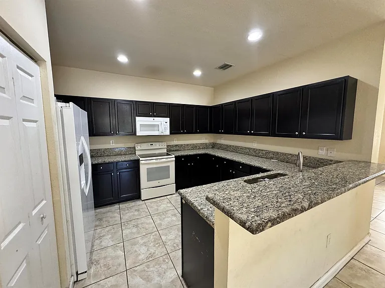 9136 SW 227th Ter — Photo 6