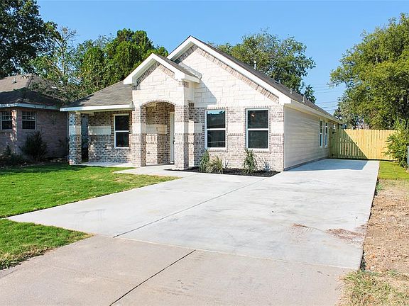 2nd image of 2836 Stuart Dr