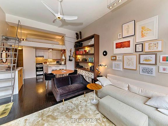 3rd image of 100 W 15th St APT 3D