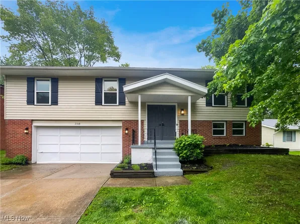 2568 Celia Dr, Stow, OH 44224