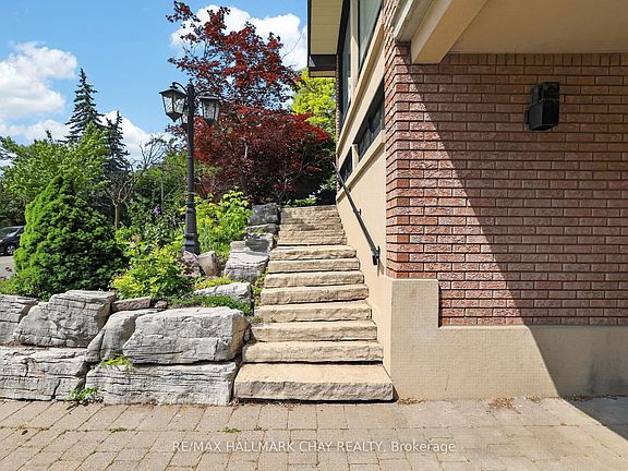 2nd image of 80 Beaumonde Heights Dr