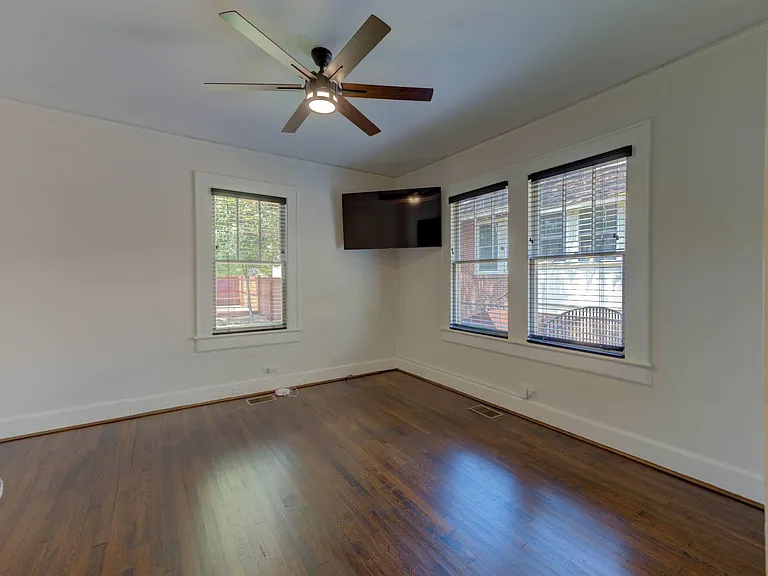 2405 Sumter St — Photo 28