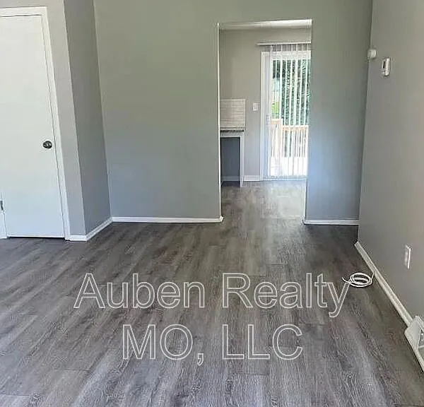 6135-6141 Farrow Ave #6135 FARROW AVE — Photo 2