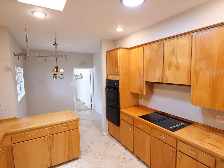 9526 Val Verde St — Photo 14