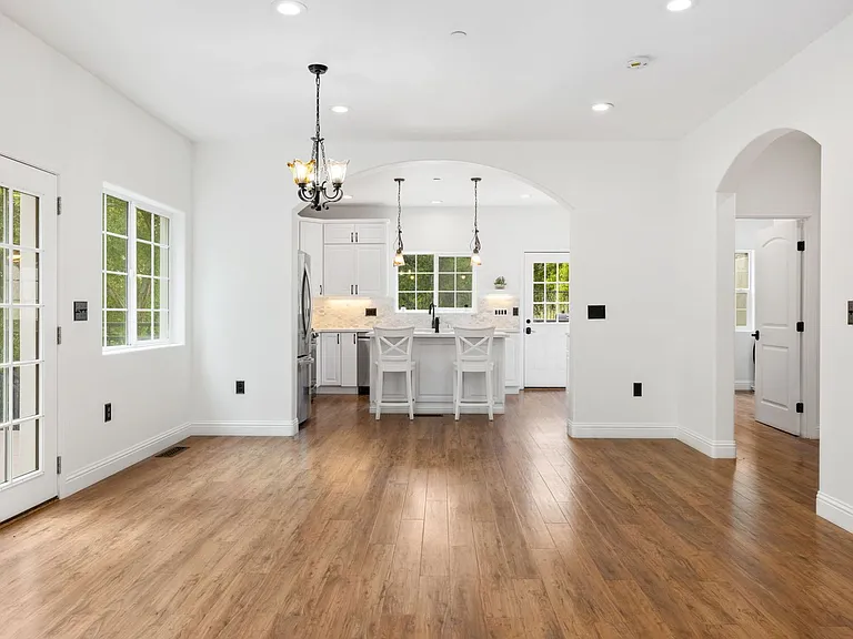 713 Wikiup Dr — Photo 13
