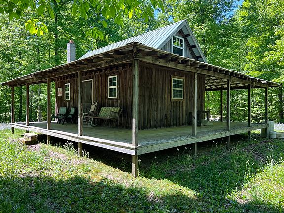 2nd image of 2518 Tark Hill Rd