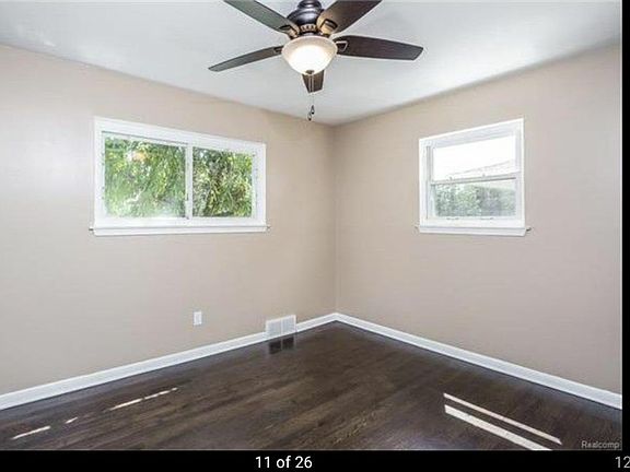 5th image of 27576 Mackenzie Dr