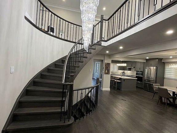 2nd image of 11 Ravenhill Cres
