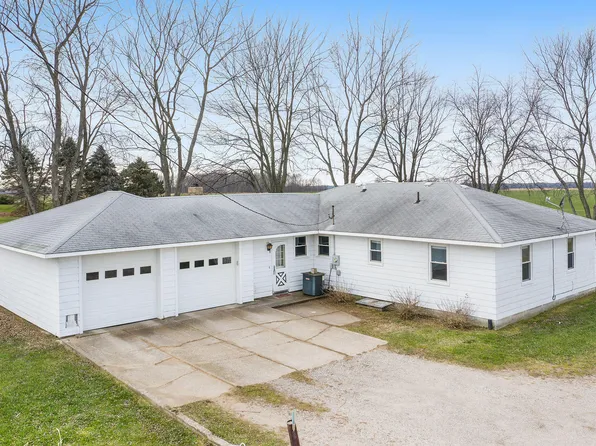 18596 80th Ave, Coopersville, MI 49404