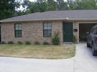 6110 Willis St, Groves, TX 77619
