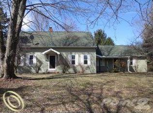 10656 Clinton Rd, Manchester, MI 48158