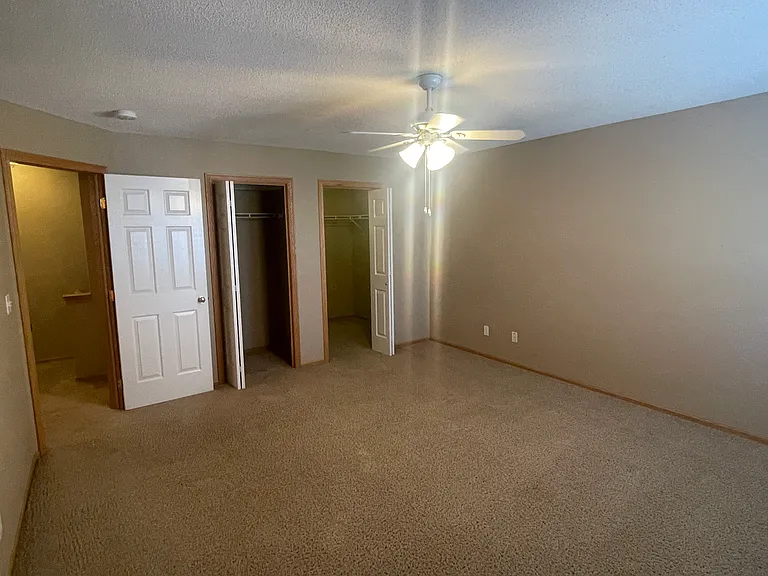 811 Burr Oaks Dr #502 — Photo 4