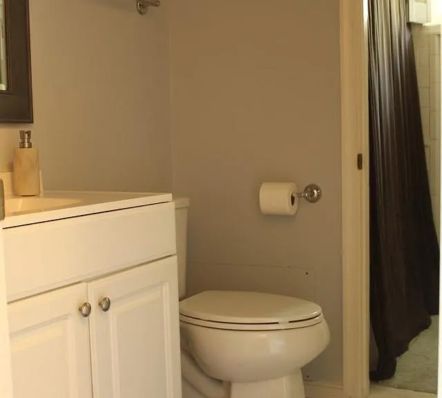 Woodlake Dr — Photo 23