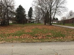 492 Symes St, Masury, OH 44438