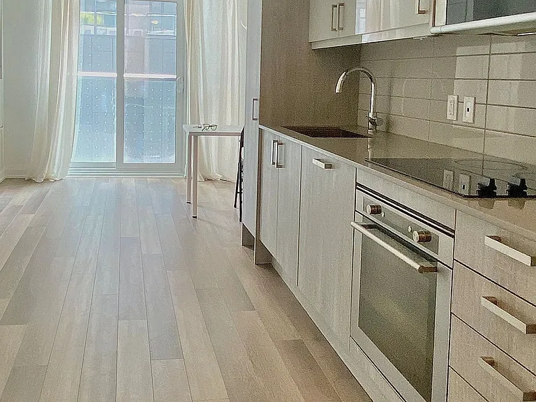 77 Mutual St #404 — Photo 5
