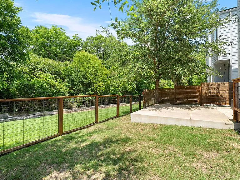 705 N Bluff Dr #6 — Photo 17