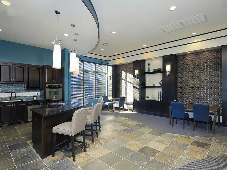 650 E Azure Ave — Photo 16