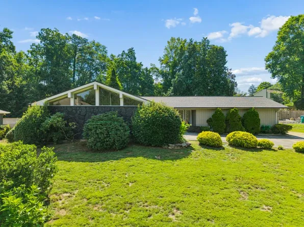 746 Hillwood Dr, Marietta, GA 30068