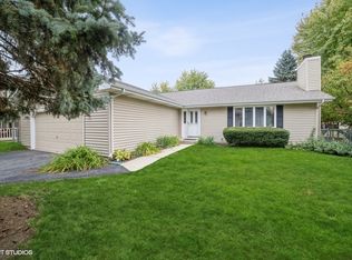 2085 Valley Creek Dr, Elgin, IL 60123