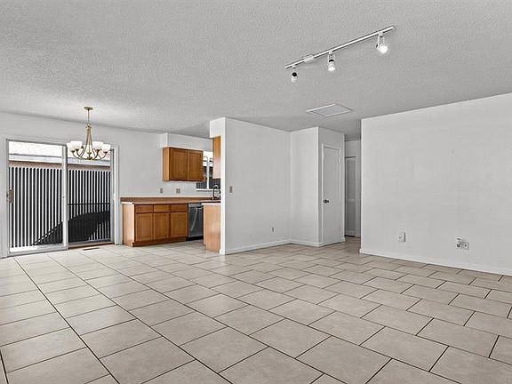 4th image of 918 S 10th Street