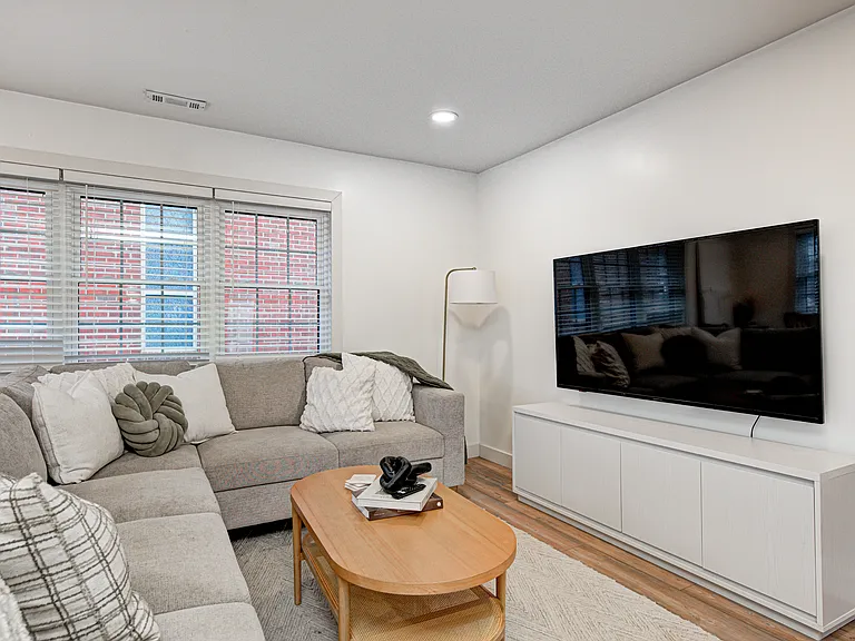 1015 S Randolph St — Photo 3