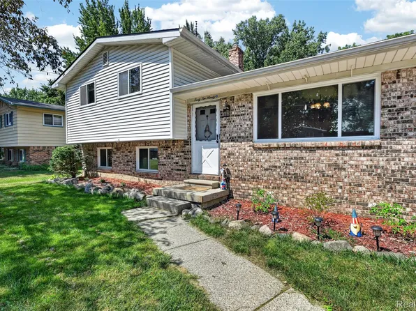 4290 Sulgrave Dr, Swartz Creek, MI 48473