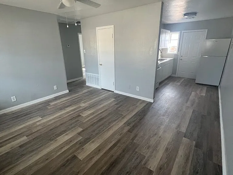 3003 Curtis DR — Photo 13