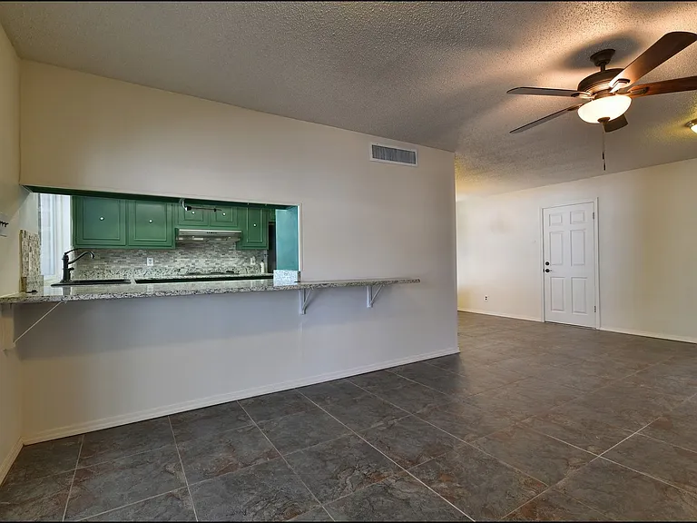 3433 Clearview Ln — Photo 17