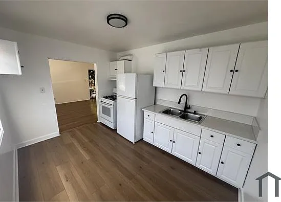 11106 S Normandie Ave #1 — Photo 4