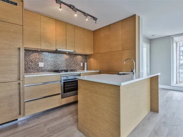 565 Smithe St #100X, Vancouver, BC V6B 0E4