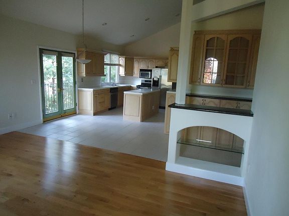 3rd image of 1102 Country Hills Dr