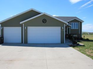 7108 Derek Dr, Bismarck, ND 58504