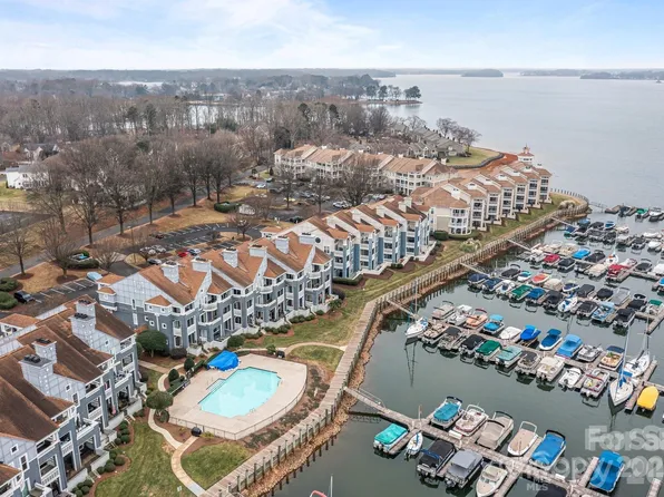 18669 Vineyard Point Ln, Cornelius, NC 28031